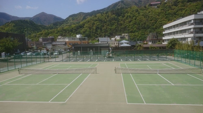 テニスを温泉宿で満喫！